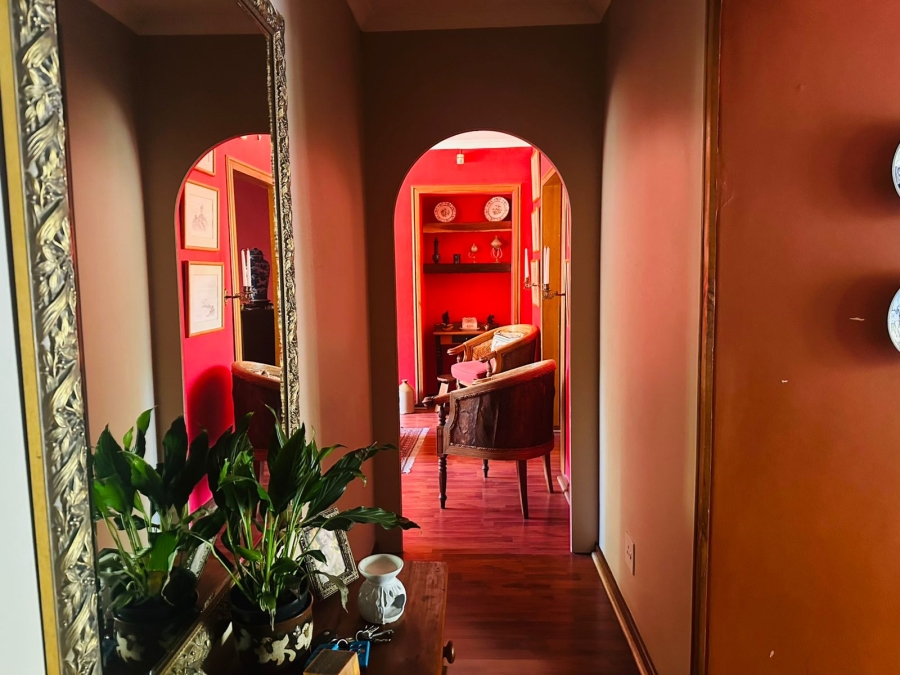 4 Bedroom Property for Sale in Glen Barrie Western Cape